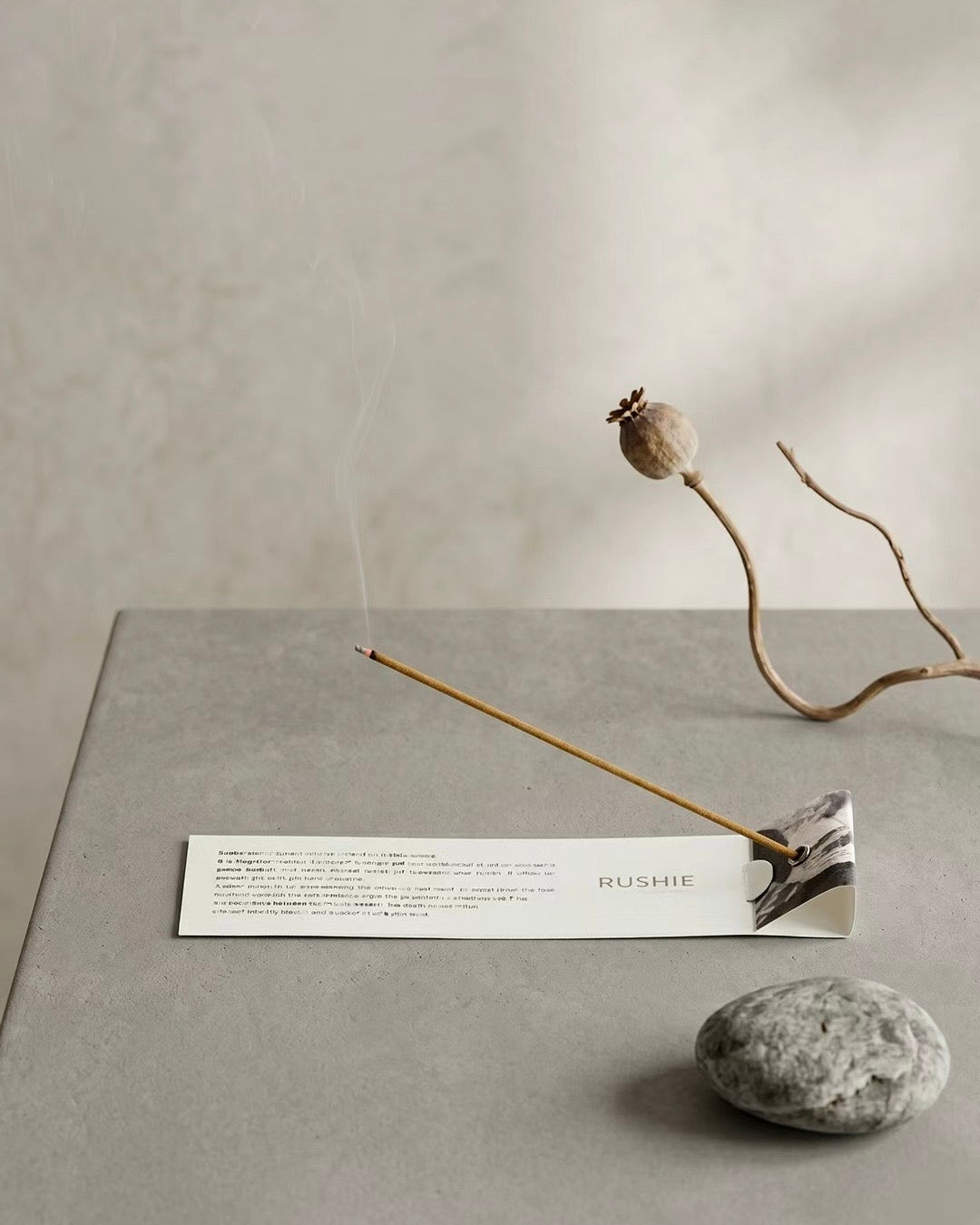 Soft Light Ritual — Serene Chant & Wandering Light