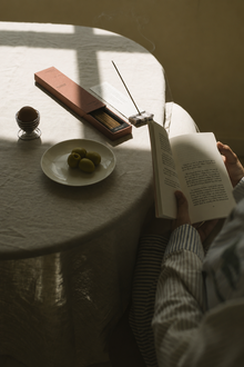 Soft Light Ritual — Serene Chant & Wandering Light